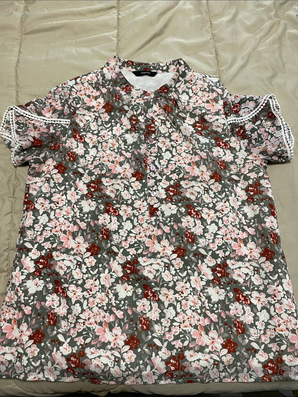 Floral Flutter-Sleeve Blouse in Gray, Pink & Red